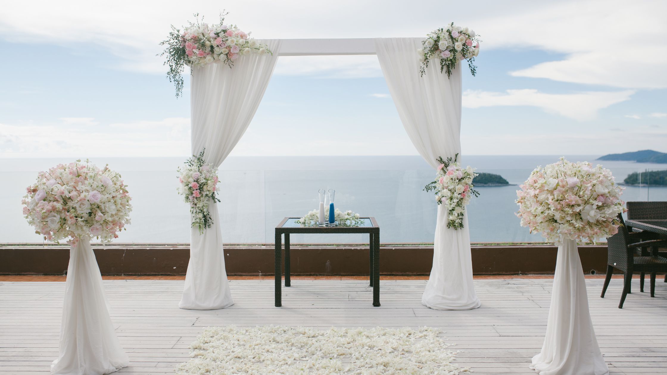 Minimalist Wedding Decor Ideas That Don’t Look Cheap