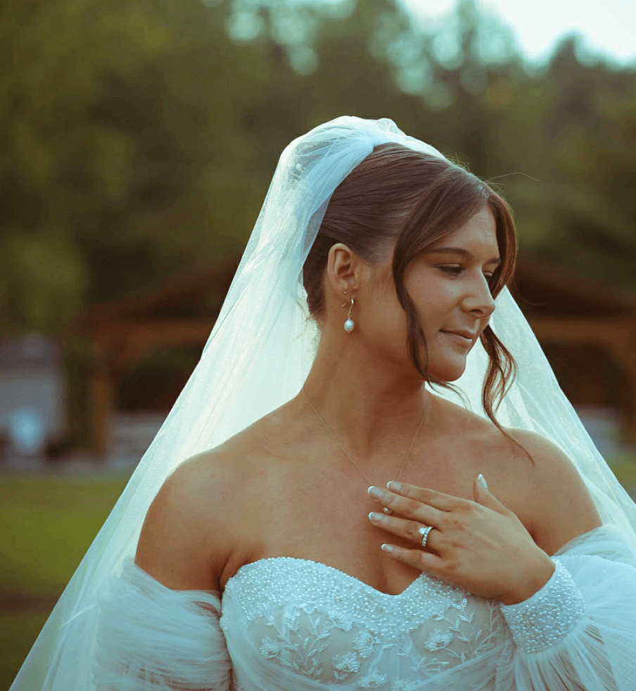 The Heart of the Outaouais: A Collection Wedding Photo 8