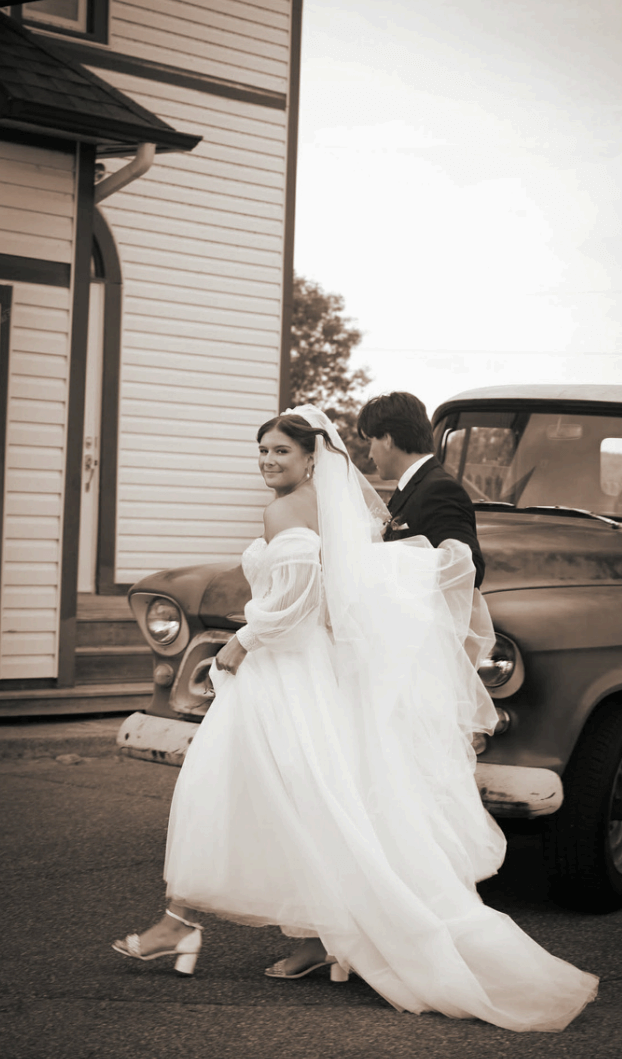 The Heart of the Outaouais: A Collection Wedding Photo 7