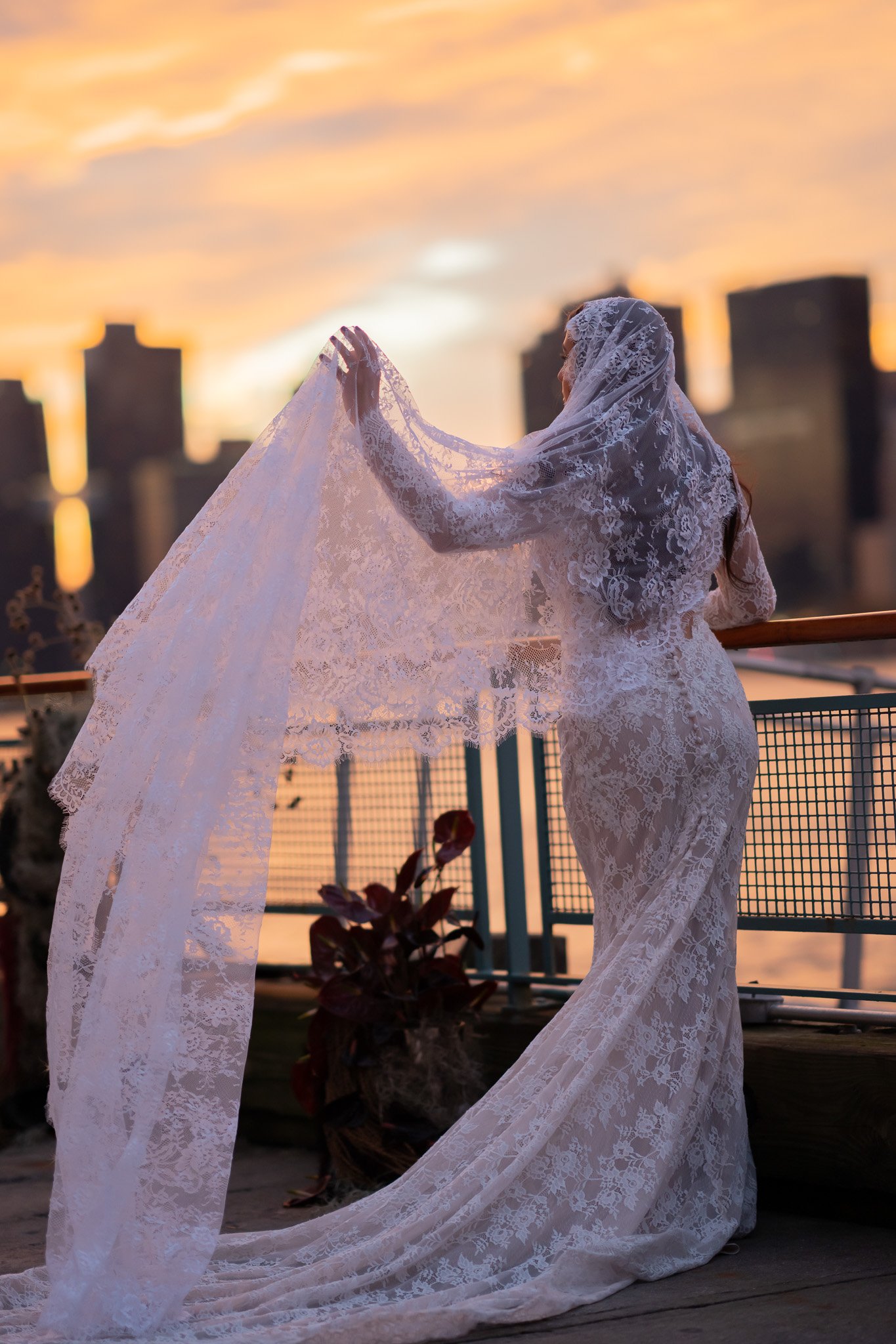 Samantha and Aaron: Autumnal Artistry at South Sound Studios Wedding Photo 12