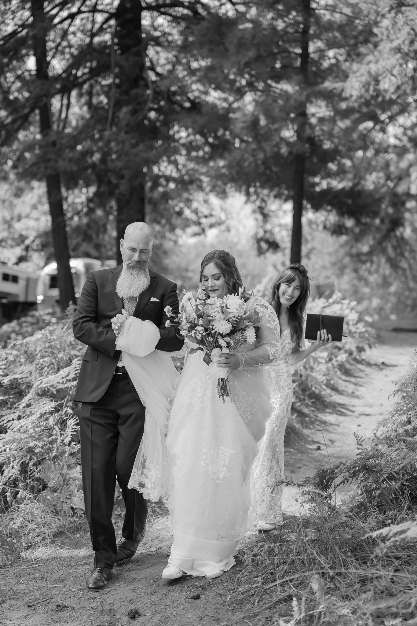 Victoria and Royce: A Storybook Elopement in Alpine Leavenworth Wedding Photo 8