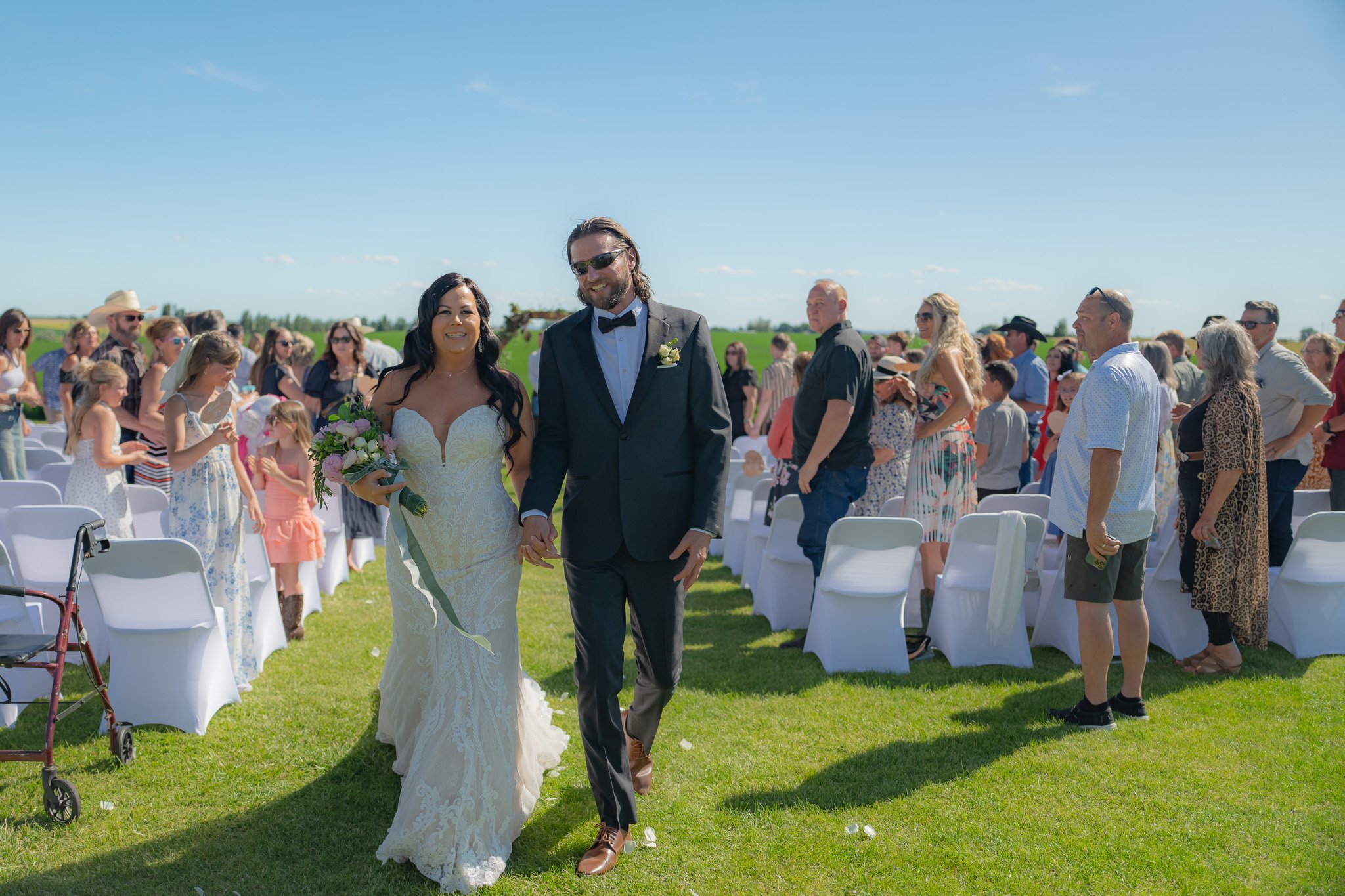 Kelly and Josh: Timeless Elegance in the Rolling Hills of Moses Lake Wedding Photo 7