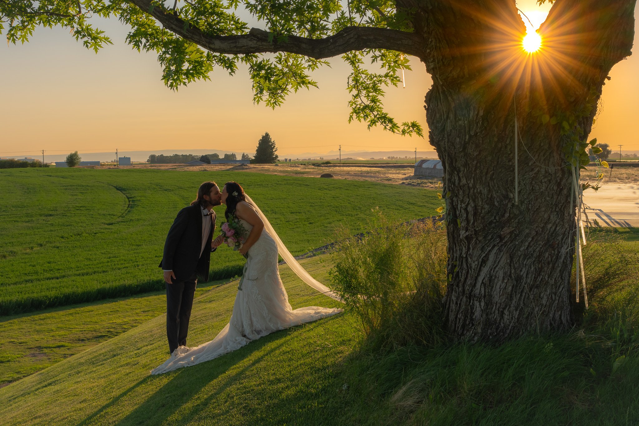 Kelly and Josh: Timeless Elegance in the Rolling Hills of Moses Lake Wedding Photo 13