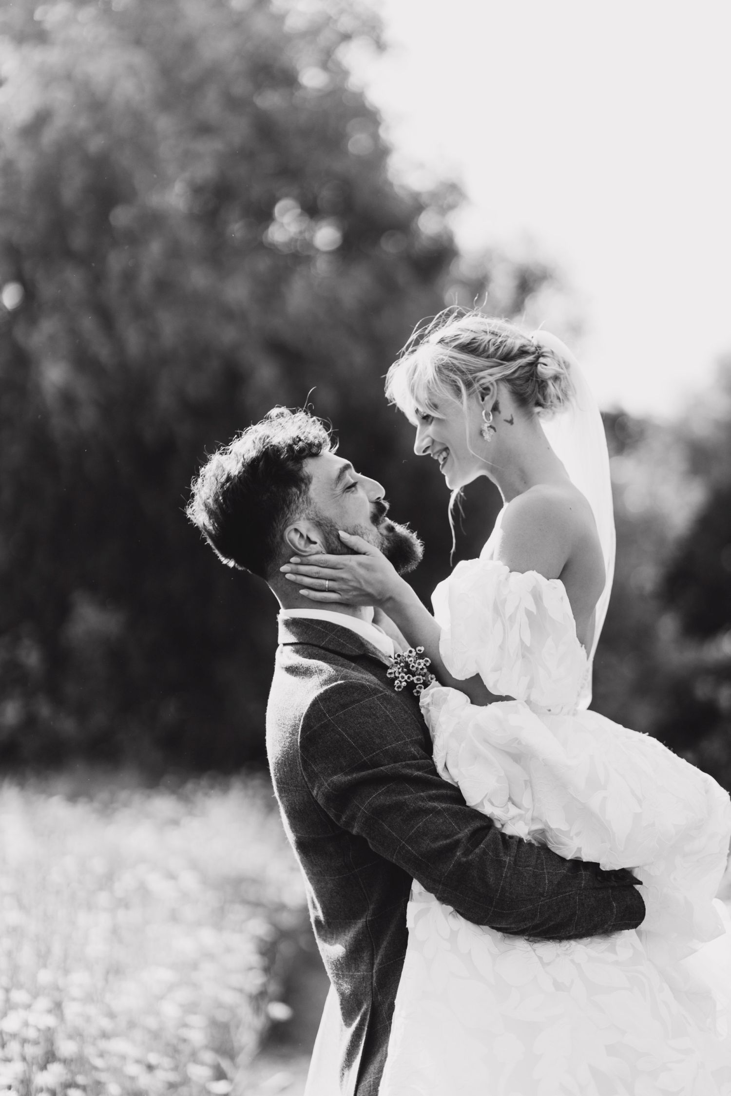 Steph and Hal: A Nature-Inspired Summer Romance Wedding Photo 7