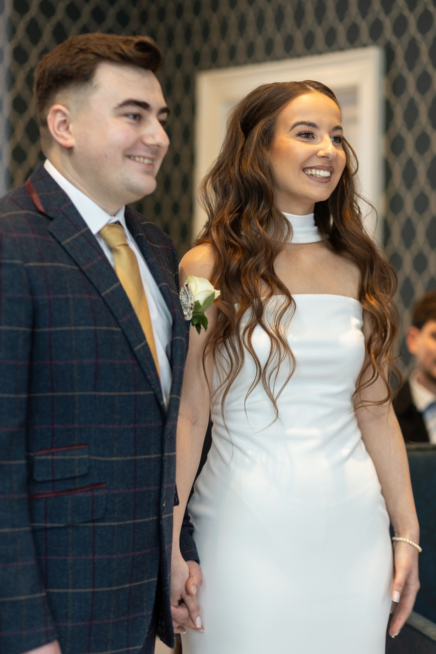 Yurii and Daria: A Timeless Winter Romance Wedding Photo 4