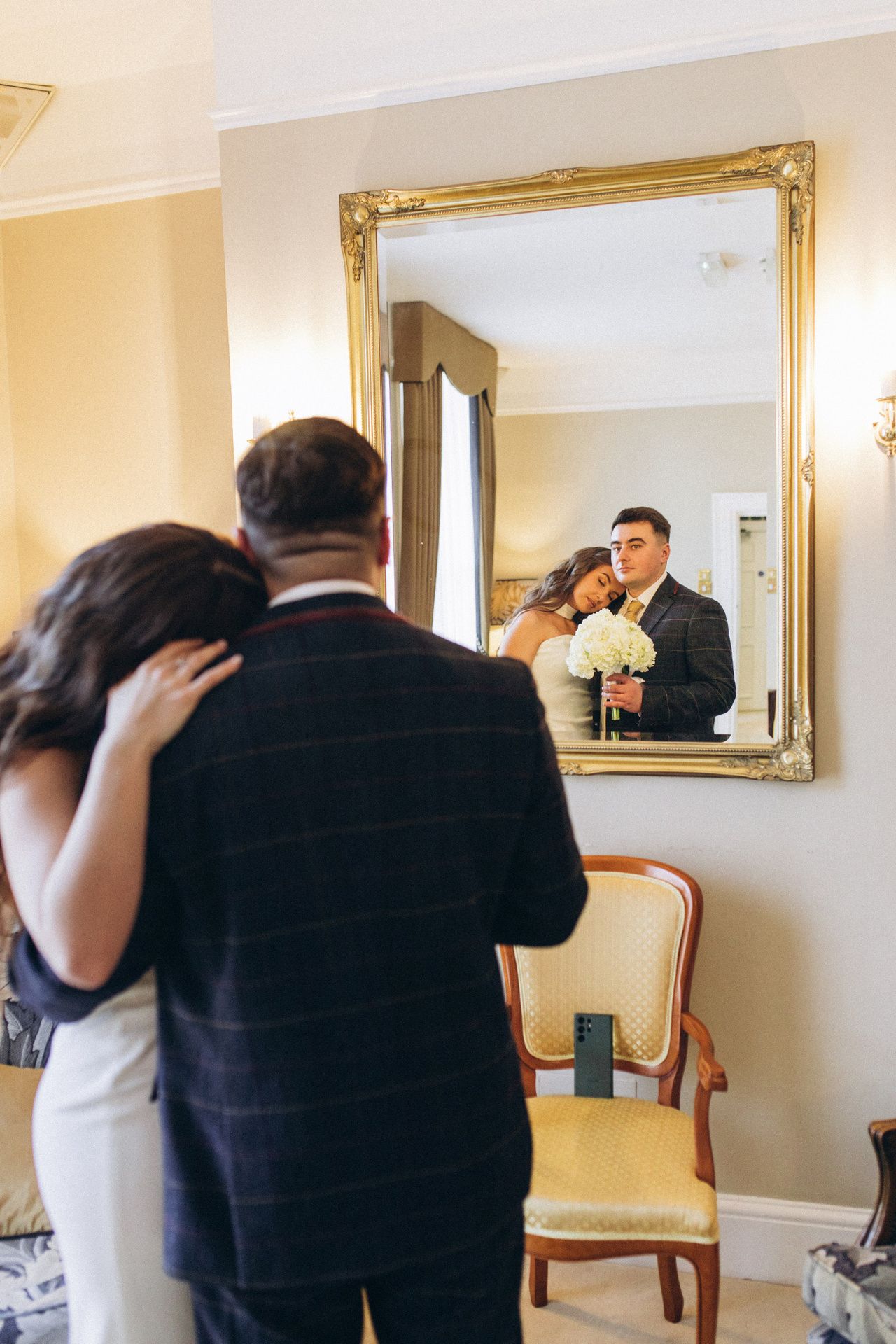 Yurii and Daria: A Timeless Winter Romance Wedding Photo 13