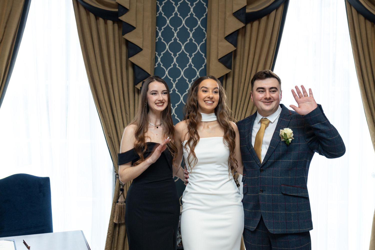 Yurii and Daria: A Timeless Winter Romance Wedding Photo 15